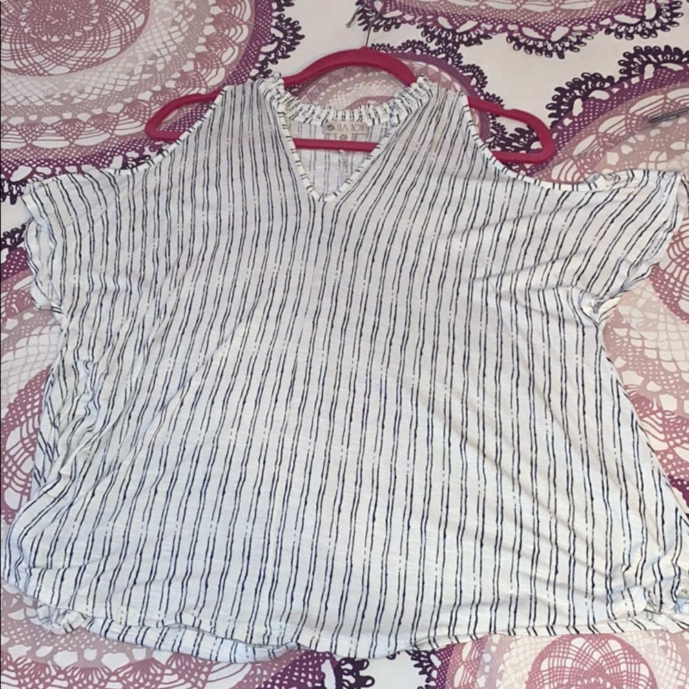 Lila Rose Cut-out shoulder striped top- size Small